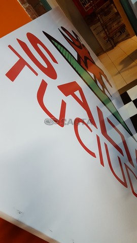 CARTEL CON BASTIDOR METALICO Y LONA IMPRESA - Sagta Ploteo